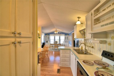 BEAUTIFUL WELL-MAINTAINED FLORIDA GETAWAY OR FULL-TIME LIVING in on Southern Dunes Golf and Country Club in Florida - for sale on GolfHomes.com, golf home, golf lot