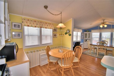 BEAUTIFUL WELL-MAINTAINED FLORIDA GETAWAY OR FULL-TIME LIVING in on Southern Dunes Golf and Country Club in Florida - for sale on GolfHomes.com, golf home, golf lot