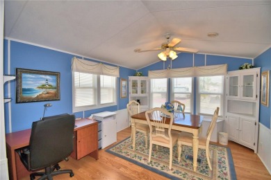 BEAUTIFUL WELL-MAINTAINED FLORIDA GETAWAY OR FULL-TIME LIVING in on Southern Dunes Golf and Country Club in Florida - for sale on GolfHomes.com, golf home, golf lot