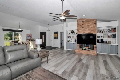 *LISTED UNDER APPRAISAL VALUE* Welcome to this recently updated on Glen Abbey Golf Club in Florida - for sale on GolfHomes.com, golf home, golf lot