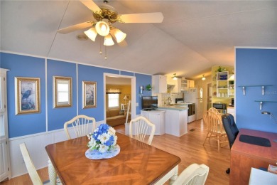 BEAUTIFUL WELL-MAINTAINED FLORIDA GETAWAY OR FULL-TIME LIVING in on Southern Dunes Golf and Country Club in Florida - for sale on GolfHomes.com, golf home, golf lot