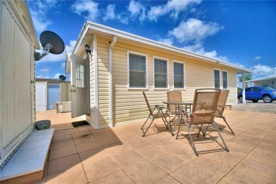 BEAUTIFUL WELL-MAINTAINED FLORIDA GETAWAY OR FULL-TIME LIVING in on Southern Dunes Golf and Country Club in Florida - for sale on GolfHomes.com, golf home, golf lot
