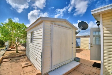 BEAUTIFUL WELL-MAINTAINED FLORIDA GETAWAY OR FULL-TIME LIVING in on Southern Dunes Golf and Country Club in Florida - for sale on GolfHomes.com, golf home, golf lot