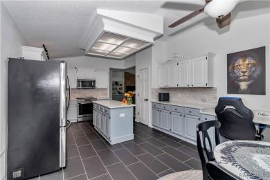 *LISTED UNDER APPRAISAL VALUE* Welcome to this recently updated on Glen Abbey Golf Club in Florida - for sale on GolfHomes.com, golf home, golf lot