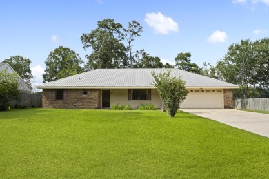 Lakefront Living... Welcome home to this 3BD / 2BA with separate on Pine Creek Golf Club in Mississippi - for sale on GolfHomes.com, golf home, golf lot
