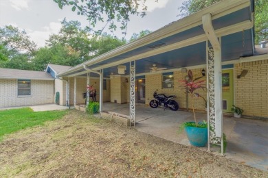 Beautifully updated home on a spacious corner lot, conveniently on Sammons Golf Links in Texas - for sale on GolfHomes.com, golf home, golf lot