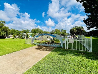 Charming and Updated Crystal River Condo - Perfect for Easy on Plantation Inn and Golf Resort  in Florida - for sale on GolfHomes.com, golf home, golf lot