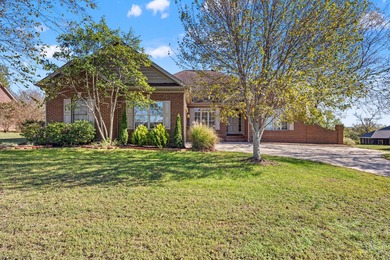 Welcome to this beautiful move-in-ready 3-bedroom, 2-bath home on The Bull At Boones Trace in Kentucky - for sale on GolfHomes.com, golf home, golf lot
