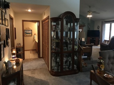 INDIAN HILLS GOLF COURSE BEAUTY!!  Step into the entryway & be on Indian Hills Country Club in Arkansas - for sale on GolfHomes.com, golf home, golf lot