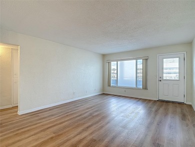 Clearwater - On Top of The World - This 1100 sq ft 2 bedroom, 2 on On Top Of The World Golf Course in Florida - for sale on GolfHomes.com, golf home, golf lot