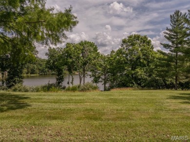 LAKE ASPEN!! 2 bedroom/2bath condo overlooking 150 Lake Aspen on Innsbrook Resort Golf Course in Missouri - for sale on GolfHomes.com, golf home, golf lot
