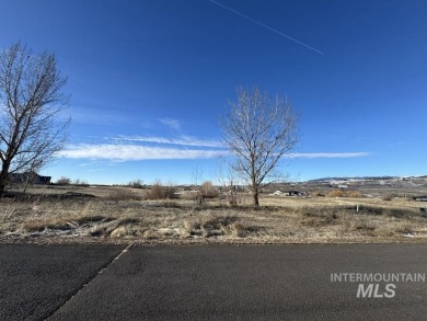 Build in Council Greens backing up to a scenic 9-hole golf on Council Mountain Golf Course in Idaho - for sale on GolfHomes.com, golf home, golf lot