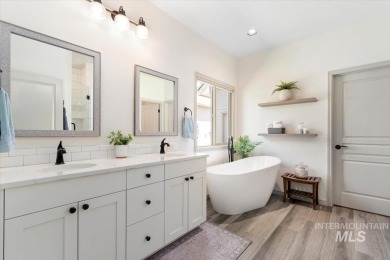 Beautiful split-bedroom home in Ashford Greens is a golfer's on Lakeview Golf Club in Idaho - for sale on GolfHomes.com, golf home, golf lot