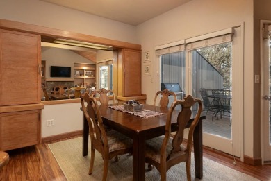 Exceptionally well maintained end unit townhome on the 6th green on Eagle Crest Golf Resort - Resort Course in Oregon - for sale on GolfHomes.com, golf home, golf lot