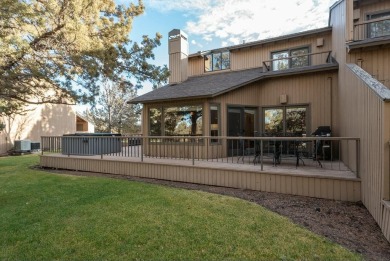 Exceptionally well maintained end unit townhome on the 6th green on Eagle Crest Golf Resort - Resort Course in Oregon - for sale on GolfHomes.com, golf home, golf lot