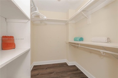 DELUXE CORNER UNIT WITH EXTRA WINDOWS - EASY TO SHOW - ALL AGES on Palm-Aire Country Club and Resort - The Oaks in Florida - for sale on GolfHomes.com, golf home, golf lot