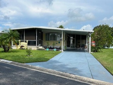 Here is your new Central Florida get-away that has everything on Wedgewood Golf Club in Florida - for sale on GolfHomes.com, golf home, golf lot