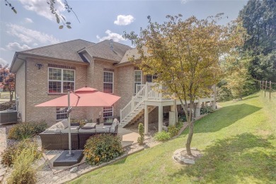 Welcome to this Custom Executive Home located in the Patio Homes on Far Oaks Golf Club in Illinois - for sale on GolfHomes.com, golf home, golf lot