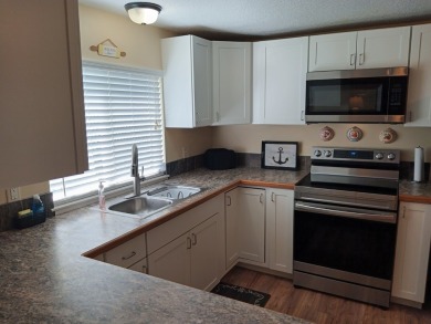 LOCATION! LOCATION!! -- RENOVATED -- 2 BEDROOM, 2 BATH. Located on Spessard Holland Golf Course in Florida - for sale on GolfHomes.com, golf home, golf lot