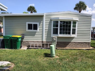 LOCATION! LOCATION!! -- RENOVATED -- 2 BEDROOM, 2 BATH. Located on Spessard Holland Golf Course in Florida - for sale on GolfHomes.com, golf home, golf lot