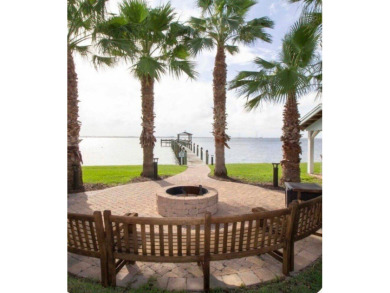 LOCATION! LOCATION!! -- RENOVATED -- 2 BEDROOM, 2 BATH. Located on Spessard Holland Golf Course in Florida - for sale on GolfHomes.com, golf home, golf lot