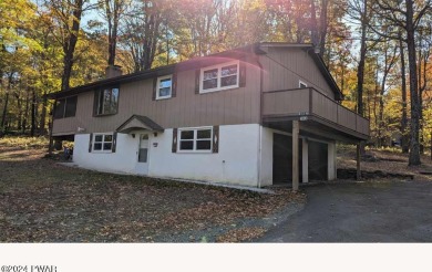 Don't miss your chance to own a slice of heaven. 4 Large on Paupack Hills Golf and Country Club in Pennsylvania - for sale on GolfHomes.com, golf home, golf lot