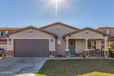 Beautiful home with POOL in Johnson Ranch w/ an ASSUMABLE Loan on The Golf Club At Johnson Ranch in Arizona - for sale on GolfHomes.com, golf home, golf lot