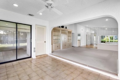 Discover the potential of this delightful 2br/2bth villa in on Hunters Run Golf and Country Club in Florida - for sale on GolfHomes.com, golf home, golf lot