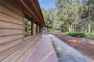 Outstanding opportunity in highly sought-after Spanish Wells on Spanish Wells Club in South Carolina - for sale on GolfHomes.com, golf home, golf lot