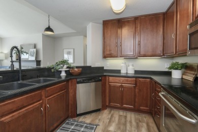 Turn-key 1BR/1BA + den end-unit condo in Pewaukee's popular on Willow Run Golf Club in Wisconsin - for sale on GolfHomes.com, golf home, golf lot