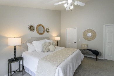 Turn-key 1BR/1BA + den end-unit condo in Pewaukee's popular on Willow Run Golf Club in Wisconsin - for sale on GolfHomes.com, golf home, golf lot
