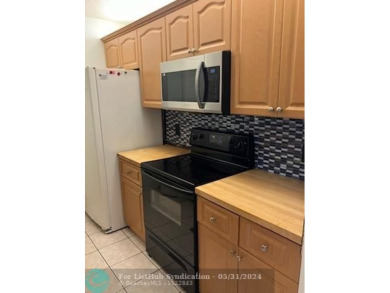 *OWNER  MOTIVATED *Spacious 2/2  condo in  a  +55  gated on Flamingo Lakes Country Club in Florida - for sale on GolfHomes.com, golf home, golf lot