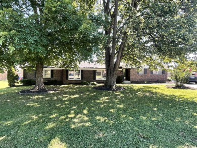 This immaculate home is ready for it's next owner! This FOUR on Indian Hills Country Club, Inc in Kentucky - for sale on GolfHomes.com, golf home, golf lot