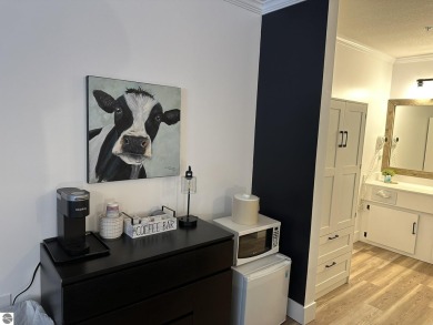 Recently renovated studio condo right in the heart of Shanty on Shanty Creek Golf Course in Michigan - for sale on GolfHomes.com, golf home, golf lot