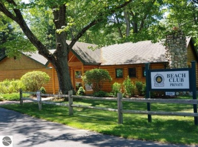 Recently renovated studio condo right in the heart of Shanty on Shanty Creek Golf Course in Michigan - for sale on GolfHomes.com, golf home, golf lot