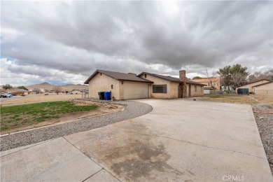 Great home located in the city of Helendale. This home offers 3 on Silver Lakes Golf Course in California - for sale on GolfHomes.com, golf home, golf lot