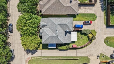 Welcoming updated 4-bedroom home in prime location! Curb appeal on The Shores Country Club in Texas - for sale on GolfHomes.com, golf home, golf lot