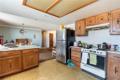 Great home located in the city of Helendale. This home offers 3 on Silver Lakes Golf Course in California - for sale on GolfHomes.com, golf home, golf lot