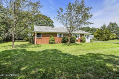 Welcome Home! Move-in ready and located on a quiet cul-de-sac on Keswick Village Golf Course in New Jersey - for sale on GolfHomes.com, golf home, golf lot