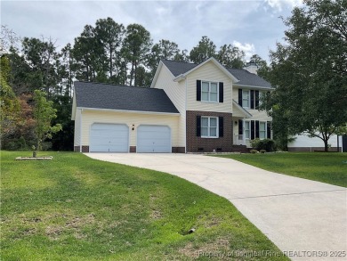 Beautifully maintained 3 BR, 2 1/2 BA home located in the highly on Carolina Lakes Country Club in North Carolina - for sale on GolfHomes.com, golf home, golf lot