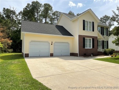 Beautifully maintained 3 BR, 2 1/2 BA home located in the highly on Carolina Lakes Country Club in North Carolina - for sale on GolfHomes.com, golf home, golf lot