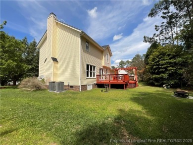 Beautifully maintained 3 BR, 2 1/2 BA home located in the highly on Carolina Lakes Country Club in North Carolina - for sale on GolfHomes.com, golf home, golf lot