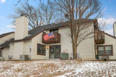 Welcome to your dream townhouse in the fabulous Heather Ridge on Heather Ridge Golf Club in Illinois - for sale on GolfHomes.com, golf home, golf lot