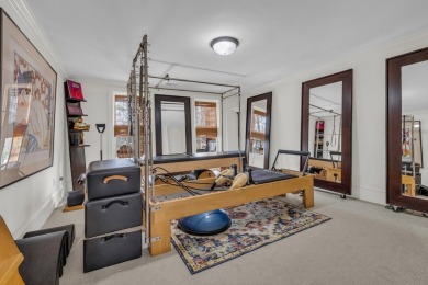 BEAUTIFUL 4BR/3.5BA TOWNHOME with high ceilings to enhance the on Chatuge Shores Golf Course in North Carolina - for sale on GolfHomes.com, golf home, golf lot