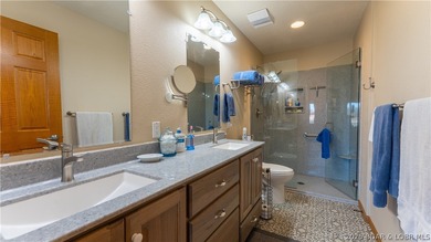 Beautiful 2-story home with a walk-out basement located on the on Indian Rock Golf Club in Missouri - for sale on GolfHomes.com, golf home, golf lot