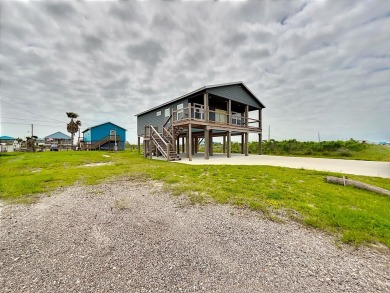 Welcome to your coastal paradise! This stilted beach-style on Lamar Golf Course in Texas - for sale on GolfHomes.com, golf home, golf lot