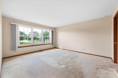 Discover relaxed sophistication in this 55+ Carillon community on The Links at Carillon in Illinois - for sale on GolfHomes.com, golf home, golf lot