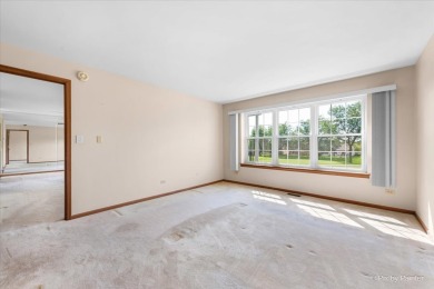 Discover relaxed sophistication in this 55+ Carillon community on The Links at Carillon in Illinois - for sale on GolfHomes.com, golf home, golf lot