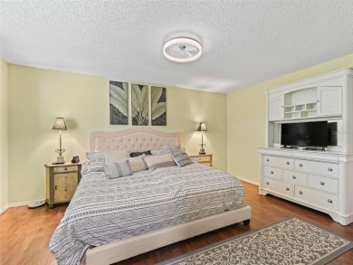 Located in The Village of Ashland! TURNKEY Exceptional 2/2 on The Links of Spruce Creek in Florida - for sale on GolfHomes.com, golf home, golf lot