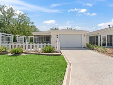 Located in The Village of Ashland! TURNKEY Exceptional 2/2 on The Links of Spruce Creek in Florida - for sale on GolfHomes.com, golf home, golf lot
